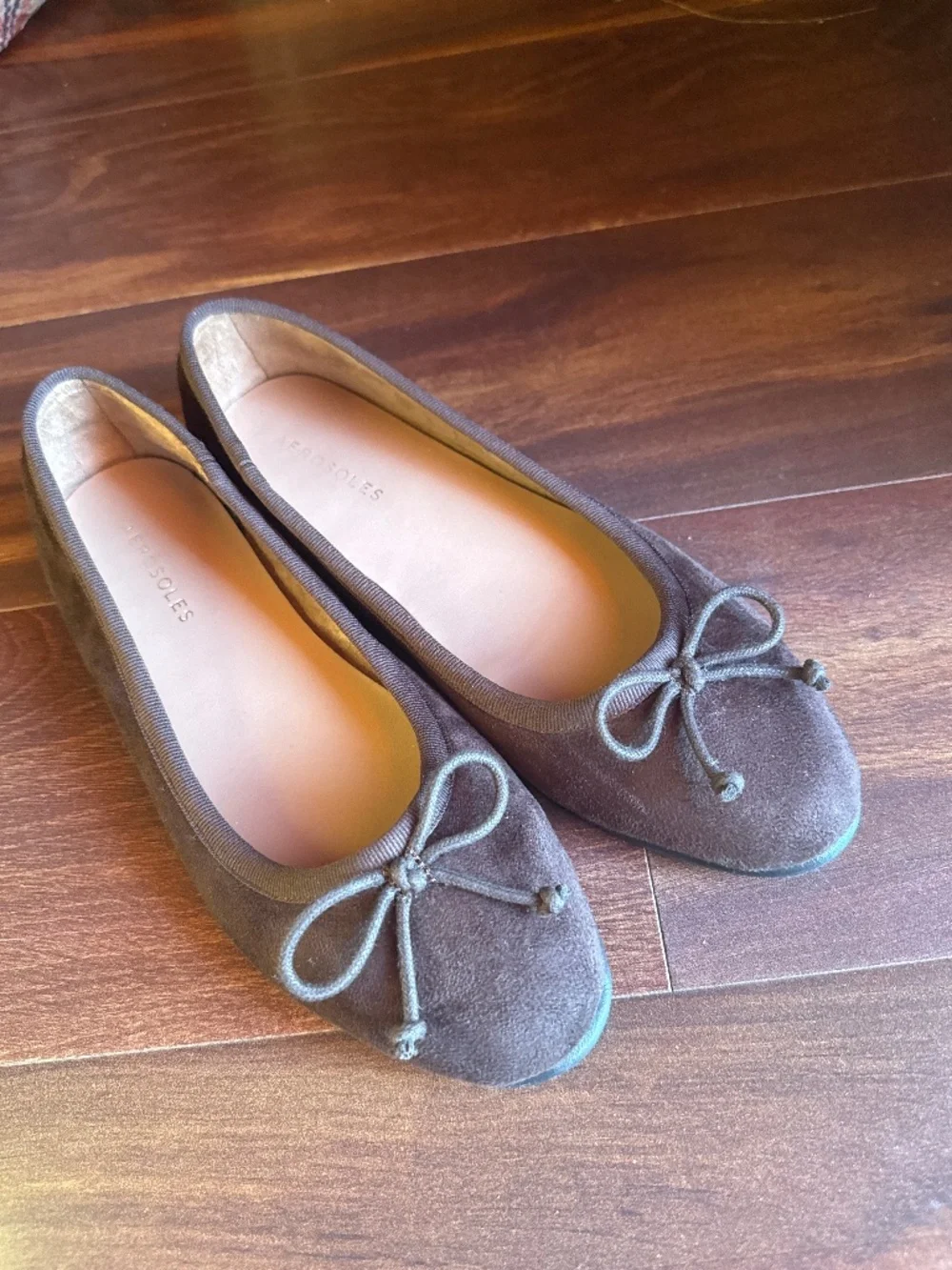 AEROSOLES Brown Flat Shoes Size 7.5